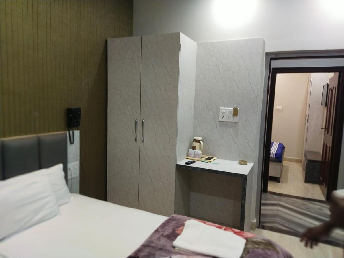 Hotel Gateway Kailash Βαρανάσι Εξωτερικό φωτογραφία